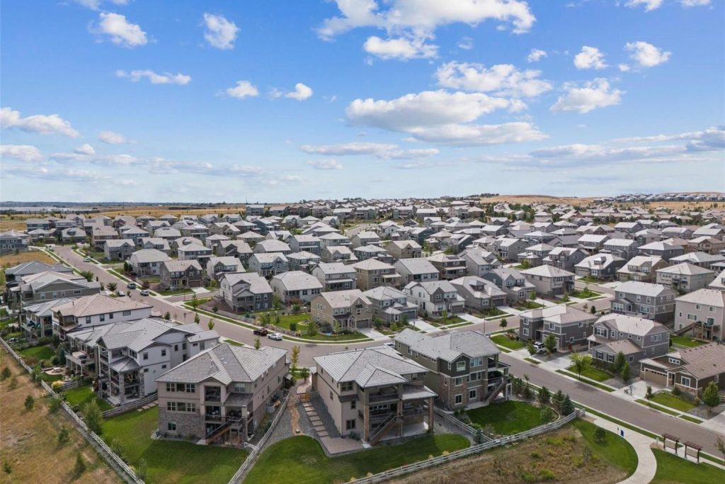 Aerial view of rows of homes in Anthem Highlands.