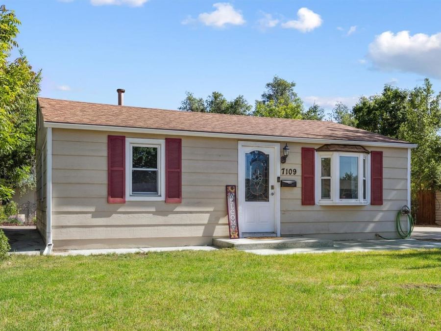Front of 7109 E 74th Place, Commerce City, Colorado, sold by Steve Calley.
